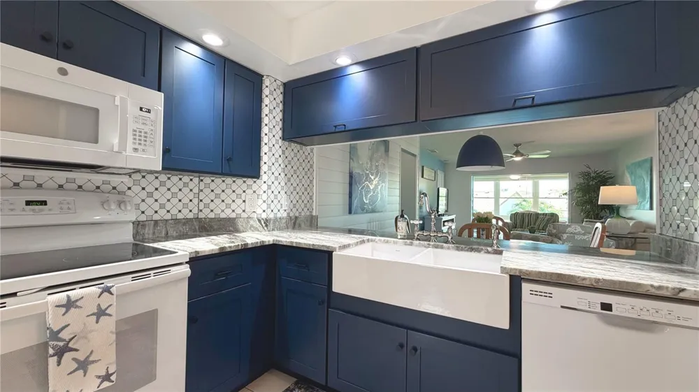 7163 28TH AVENUE W #7163 Bradenton, FL 34209