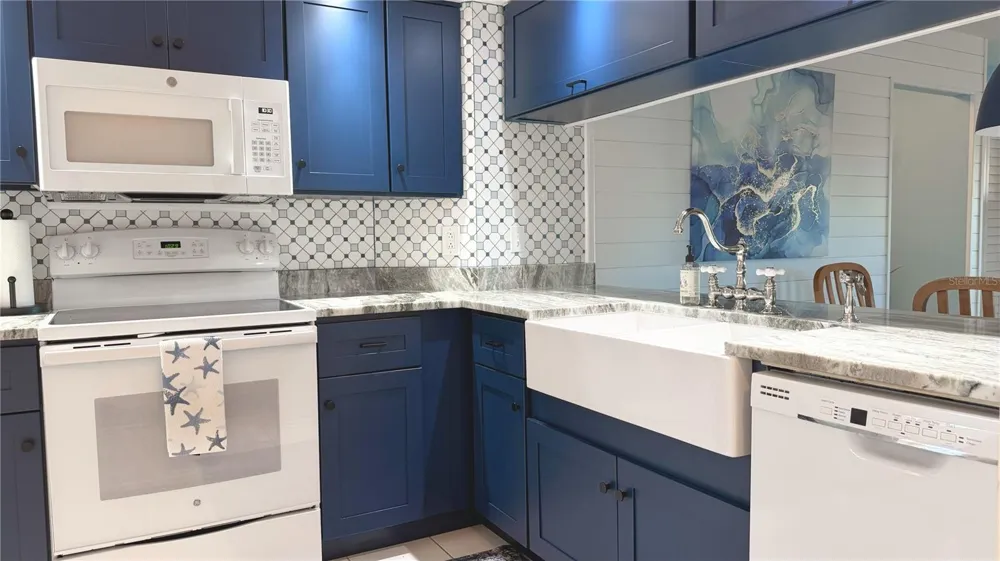 7163 28TH AVENUE W #7163 Bradenton, FL 34209