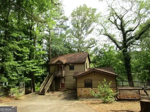 729 N. Lake Drive