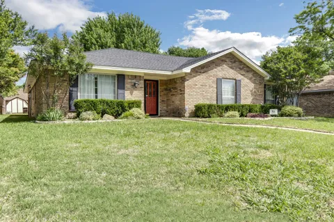 2207 Glen Forest Lane