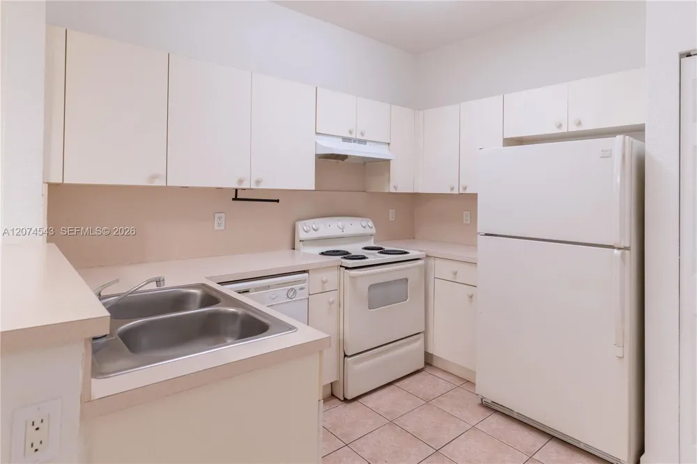 1410 S Santa Catalina Cir North Lauderdale, FL 33068