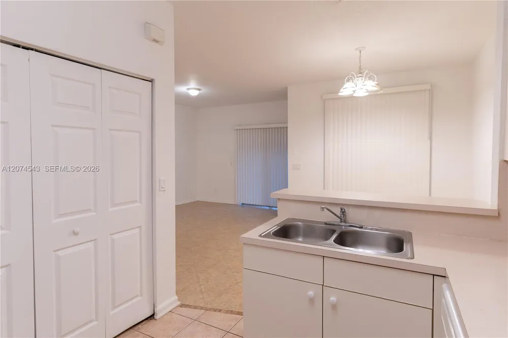 1410 S Santa Catalina Cir North Lauderdale, FL 33068