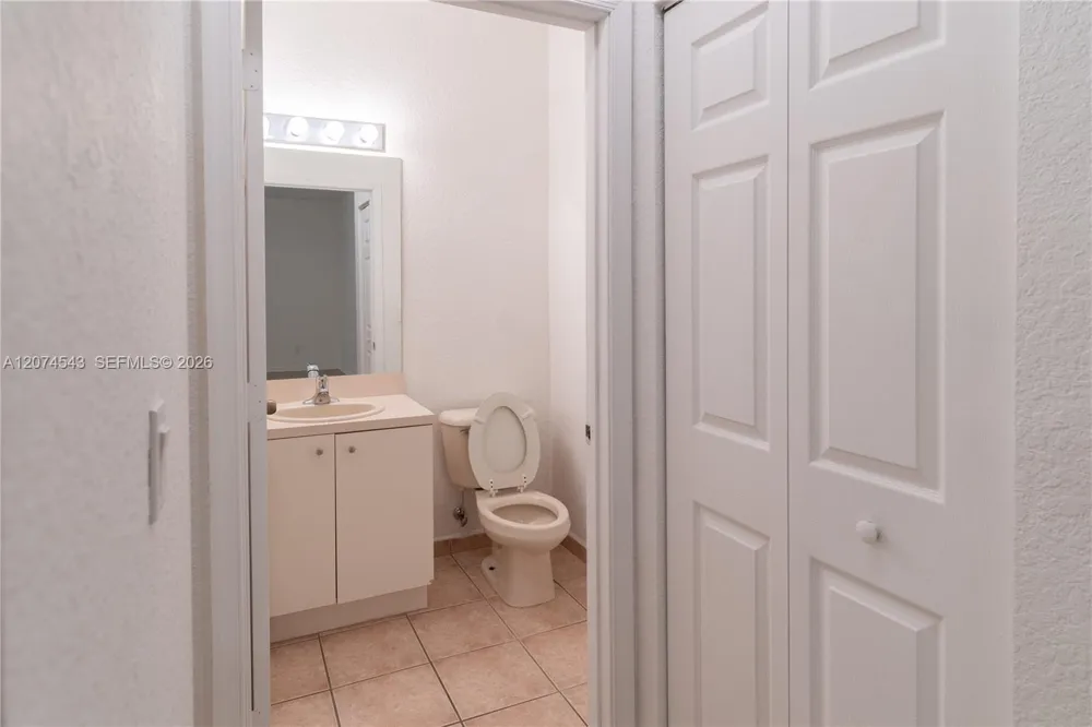 1410 S Santa Catalina Cir North Lauderdale, FL 33068