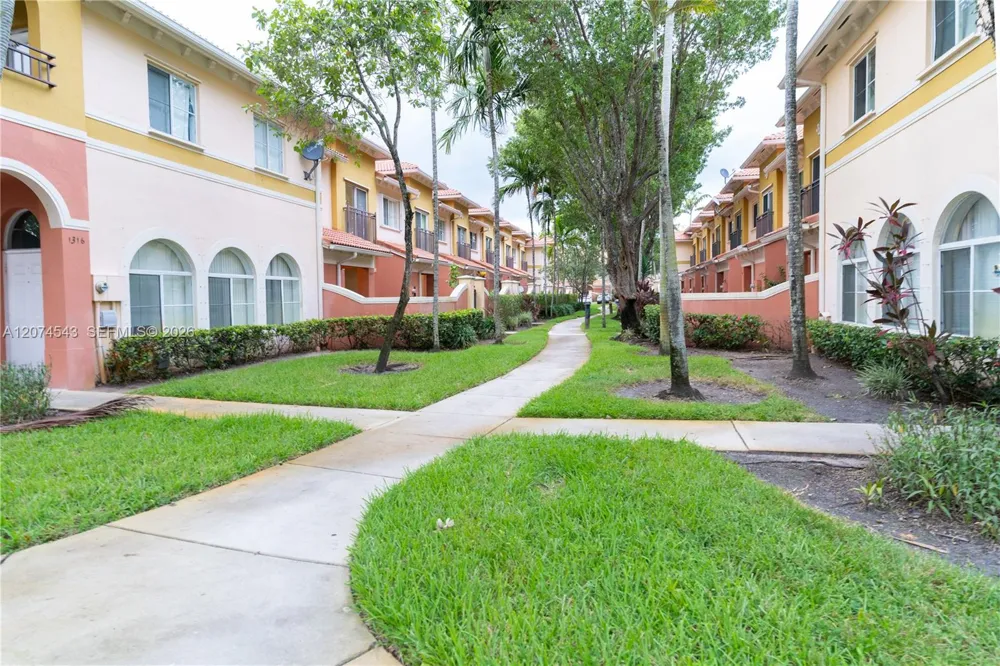 1410 S Santa Catalina Cir North Lauderdale, FL 33068
