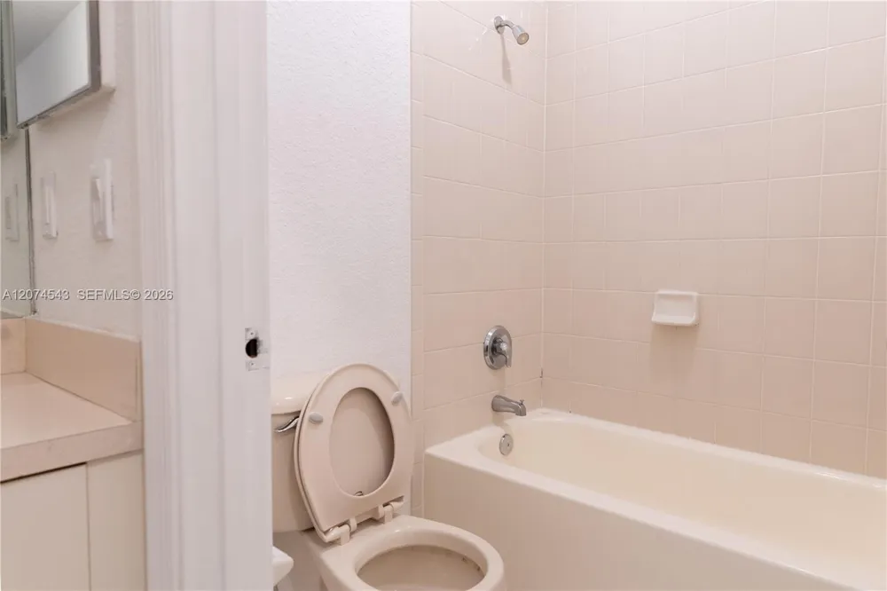 1410 S Santa Catalina Cir North Lauderdale, FL 33068