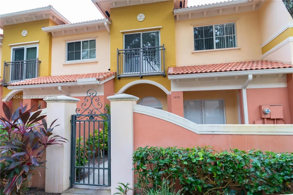 1410 S Santa Catalina Cir North Lauderdale, FL 33068