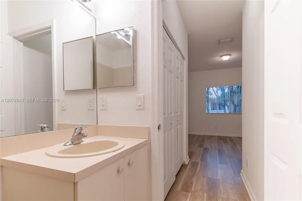 1410 S Santa Catalina Cir North Lauderdale, FL 33068