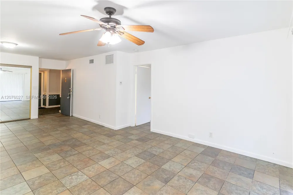 3101 Oakland Shores Dr #H207 Oakland Park, FL 33309