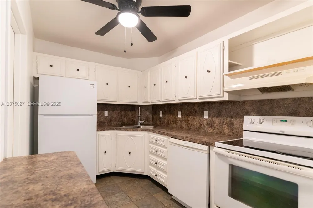 3101 Oakland Shores Dr #H207 Oakland Park, FL 33309