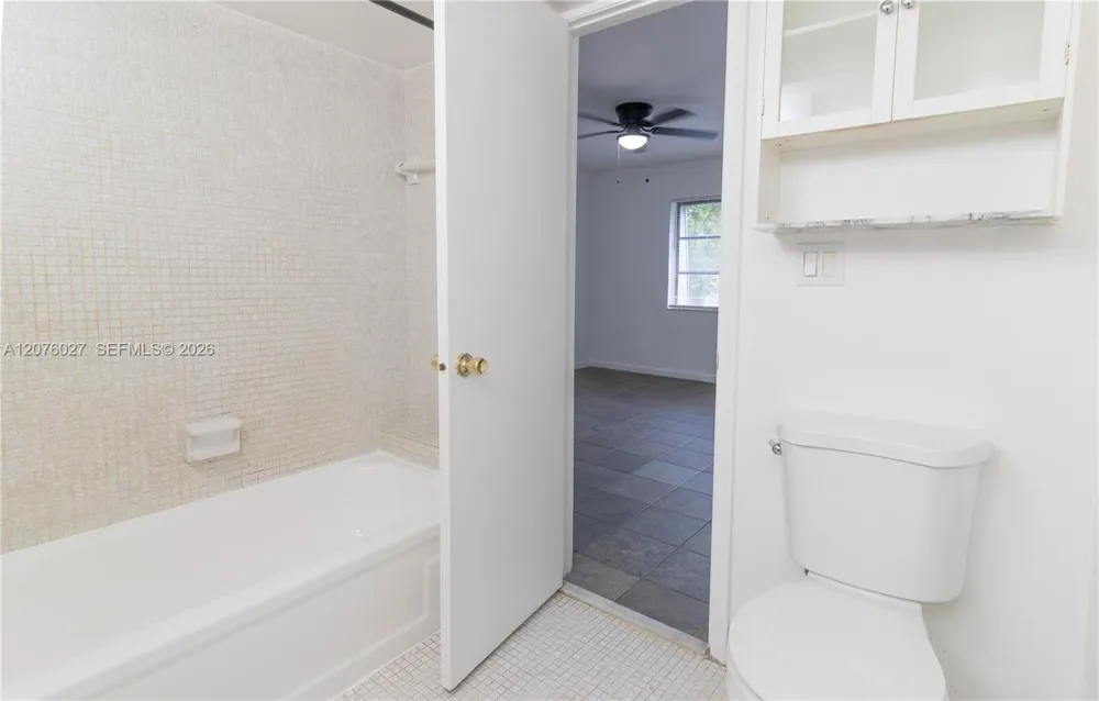 3101 Oakland Shores Dr #H207 Oakland Park, FL 33309
