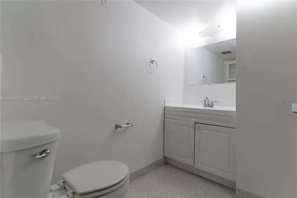 3101 Oakland Shores Dr #H207 Oakland Park, FL 33309