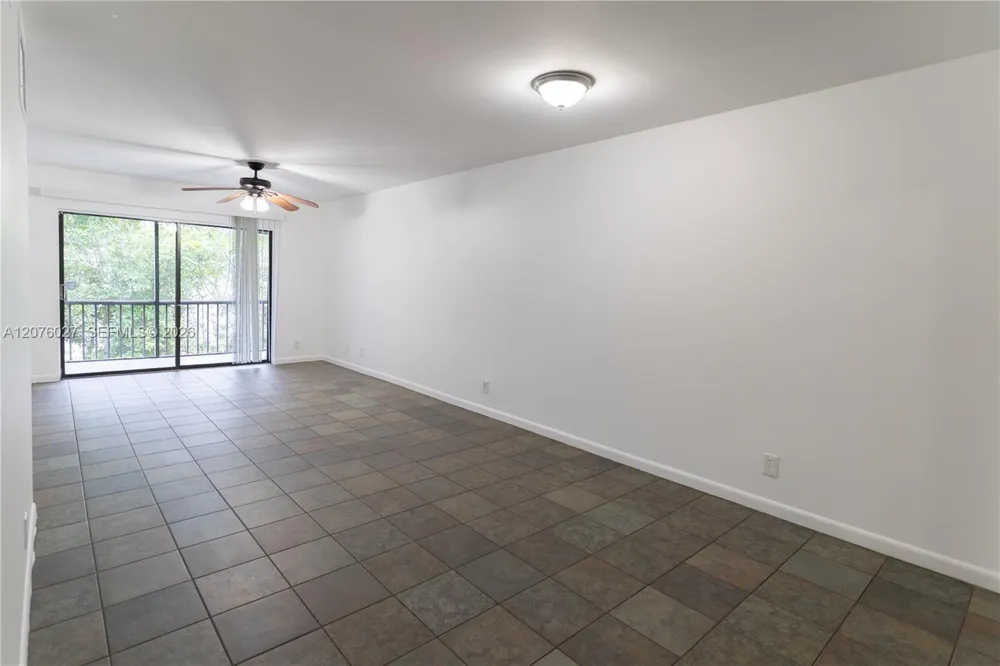3101 Oakland Shores Dr #H207 Oakland Park, FL 33309