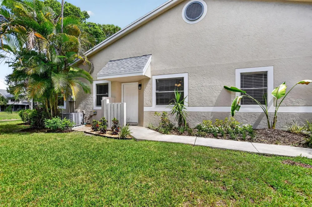 1971 Discovery Circle E Deerfield Beach, FL 33442