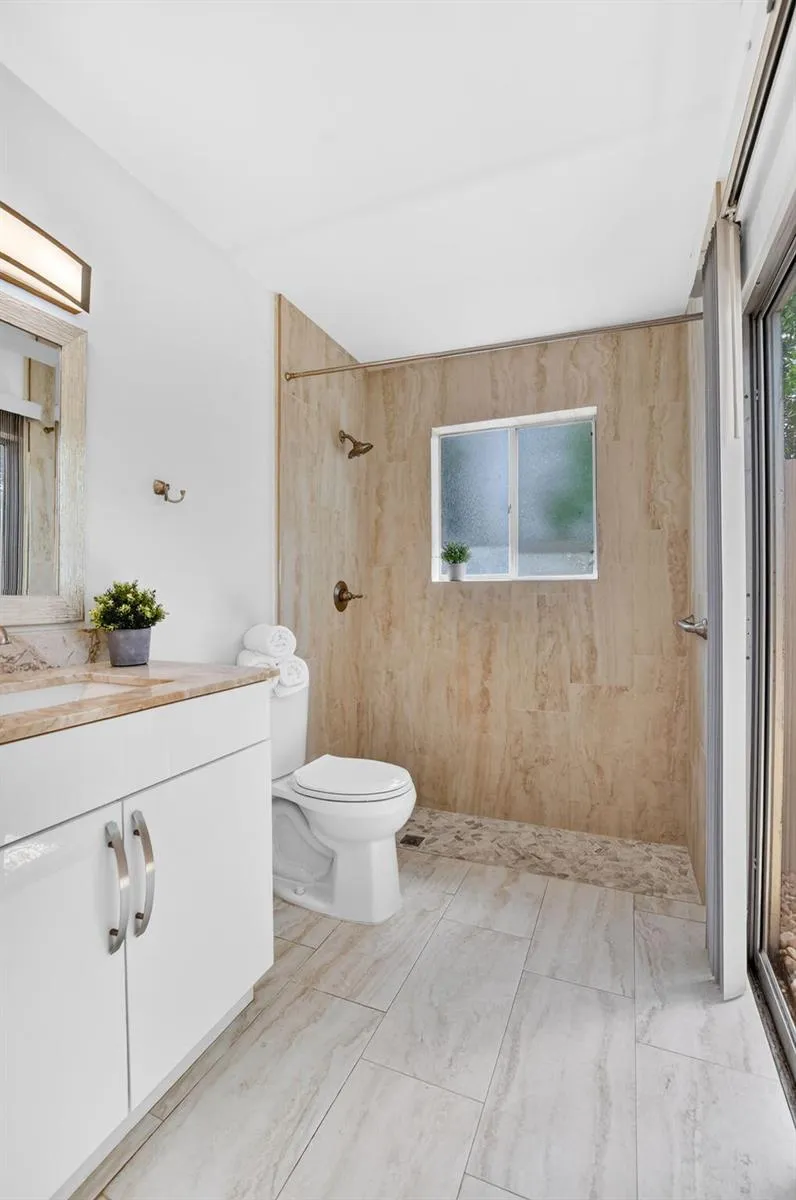 1971 Discovery Circle E Deerfield Beach, FL 33442