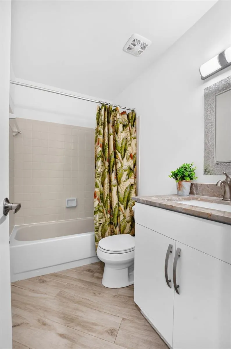 1971 Discovery Circle E Deerfield Beach, FL 33442