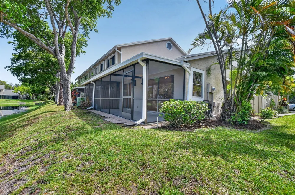 1971 Discovery Circle E Deerfield Beach, FL 33442