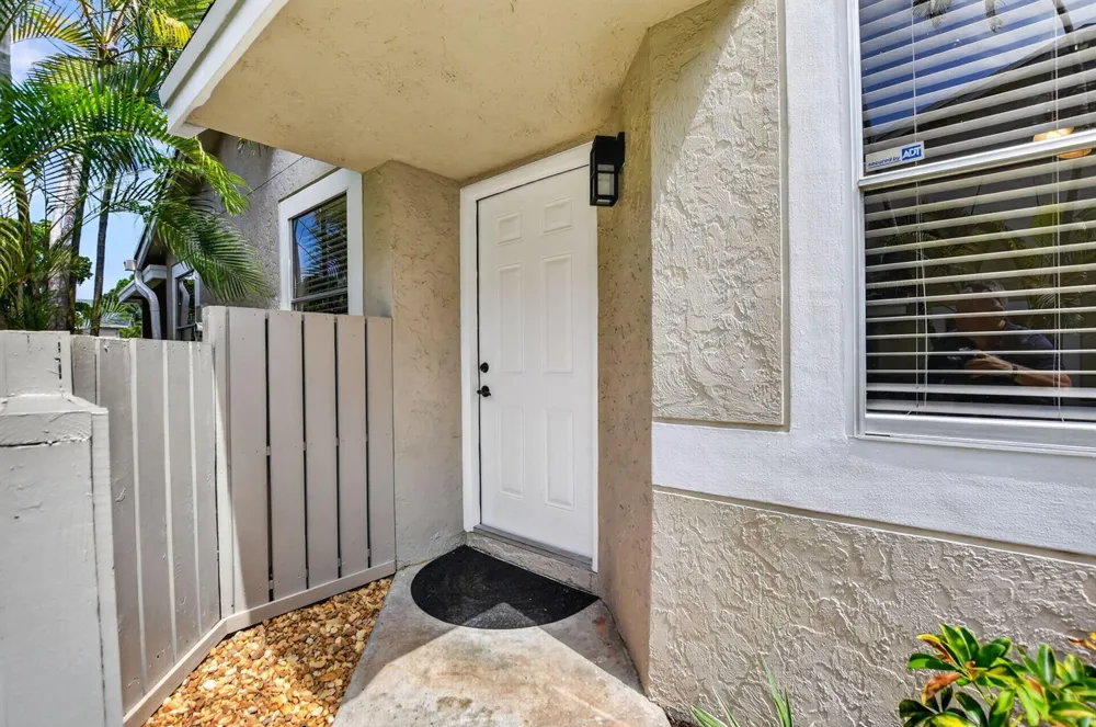 1971 Discovery Circle E Deerfield Beach, FL 33442