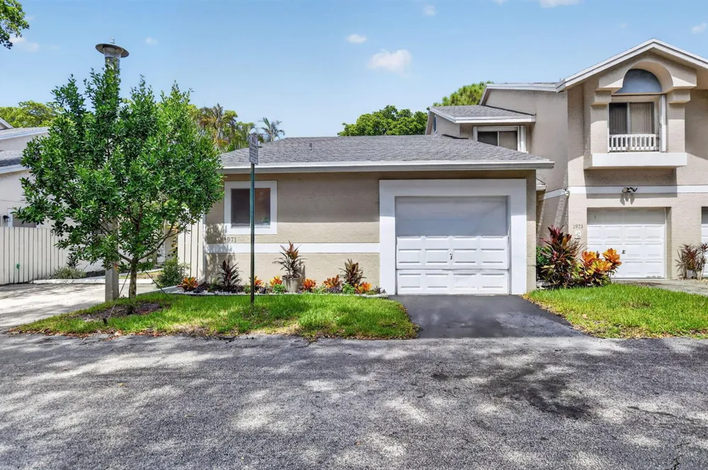 1971 Discovery Circle E Deerfield Beach, FL 33442
