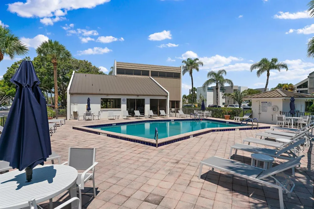 1605 S US HIGHWAY 1 #M2-108 Jupiter, FL 33477
