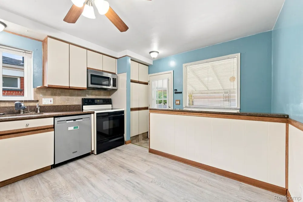 8720 Randy Drive Westland City, MI 48185