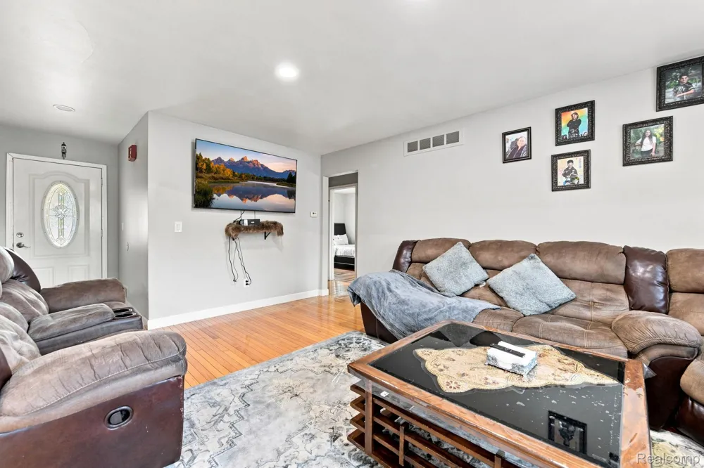 38314 Steede Drive Sterling Heights City, MI 48310