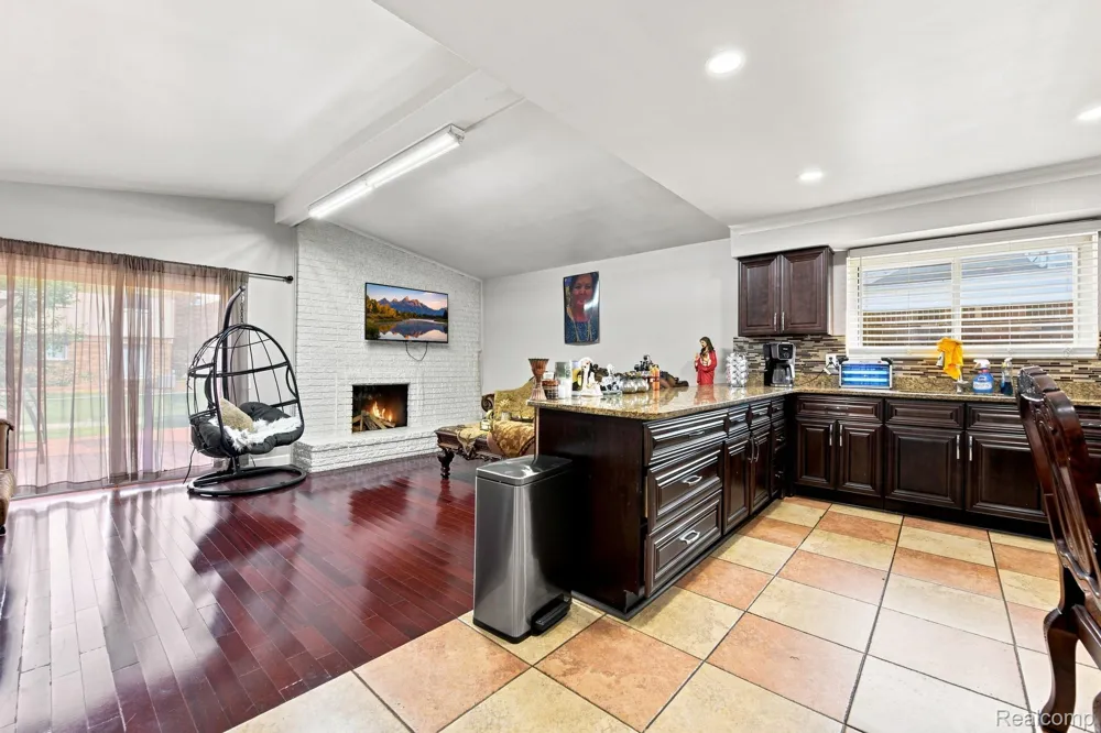 38314 Steede Drive Sterling Heights City, MI 48310