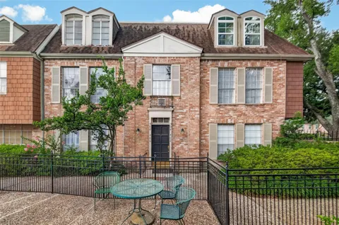408 Post Oak Lane #408