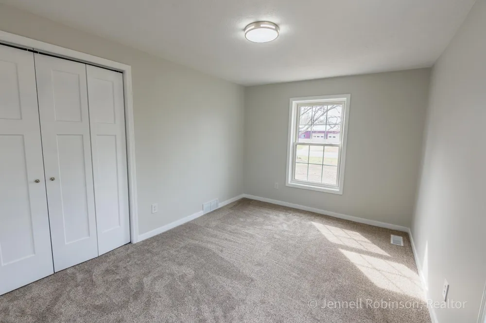 7154 Morse Lake Avenue SE Alto, MI 49302