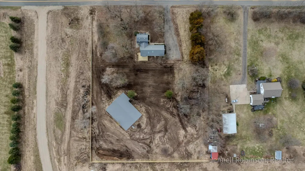7154 Morse Lake Avenue SE Alto, MI 49302