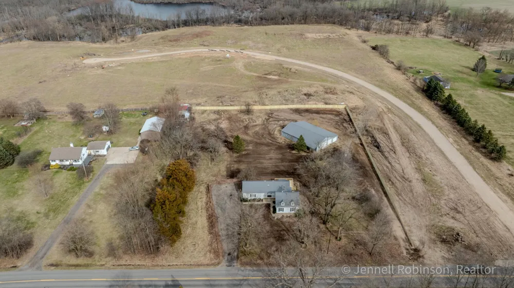 7154 Morse Lake Avenue SE Alto, MI 49302