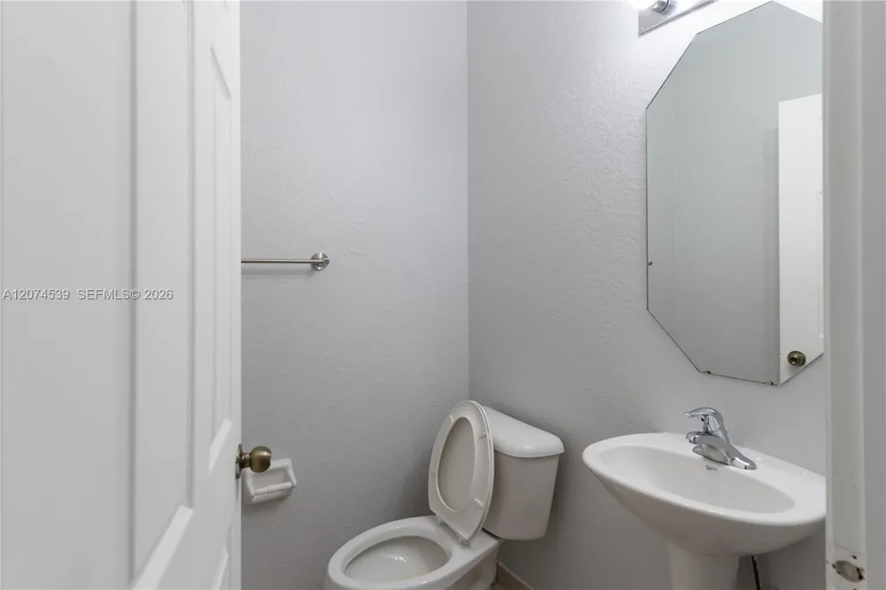 806 Santa Catalina Cir North Lauderdale, FL 33068