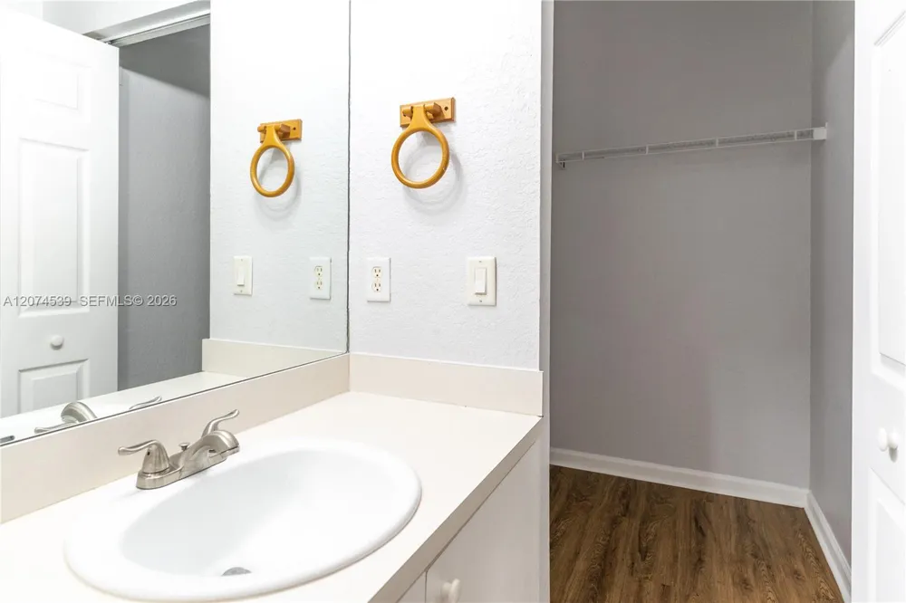 806 Santa Catalina Cir North Lauderdale, FL 33068