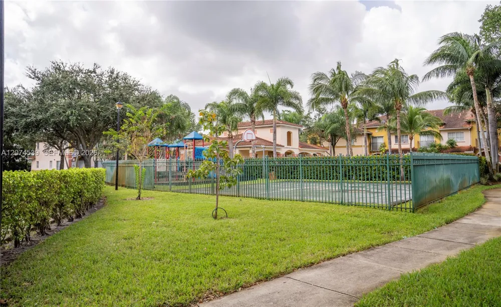 806 Santa Catalina Cir North Lauderdale, FL 33068