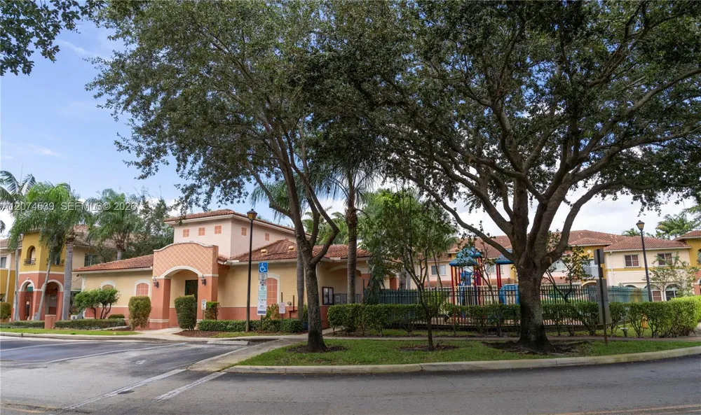 806 Santa Catalina Cir North Lauderdale, FL 33068