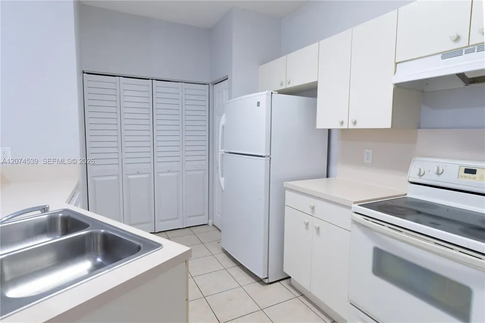 806 Santa Catalina Cir North Lauderdale, FL 33068