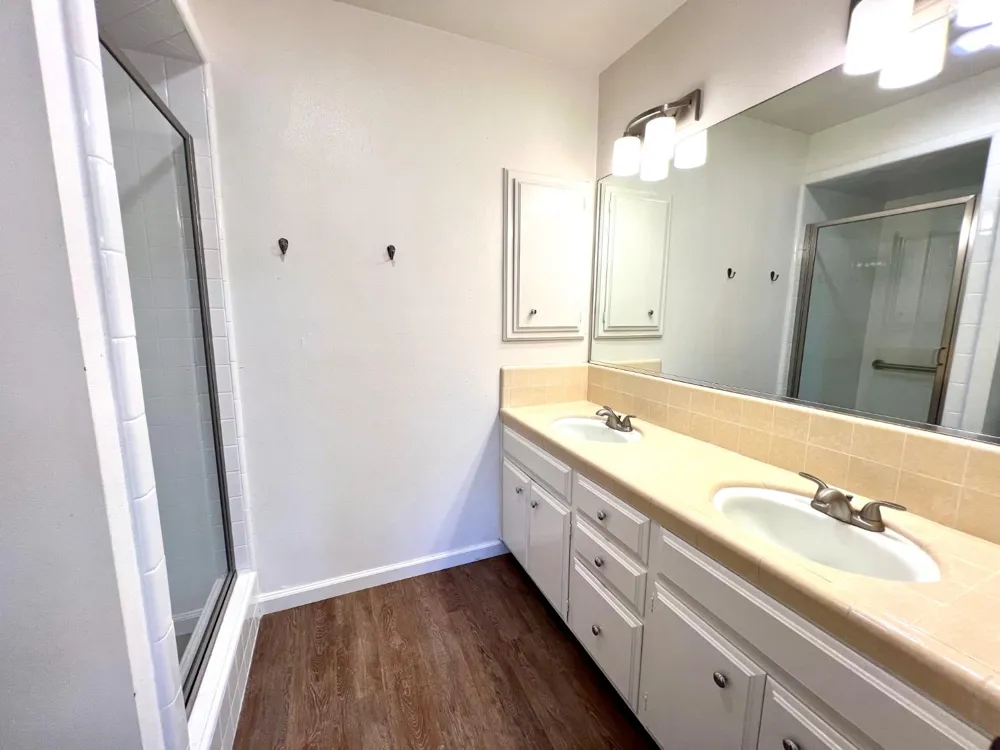 6819 E Dinuba Ave Fowler, CA 93625