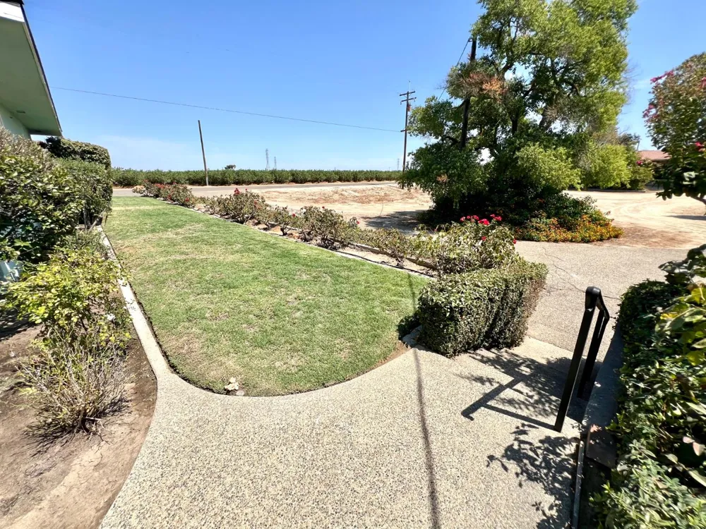 6819 E Dinuba Ave Fowler, CA 93625