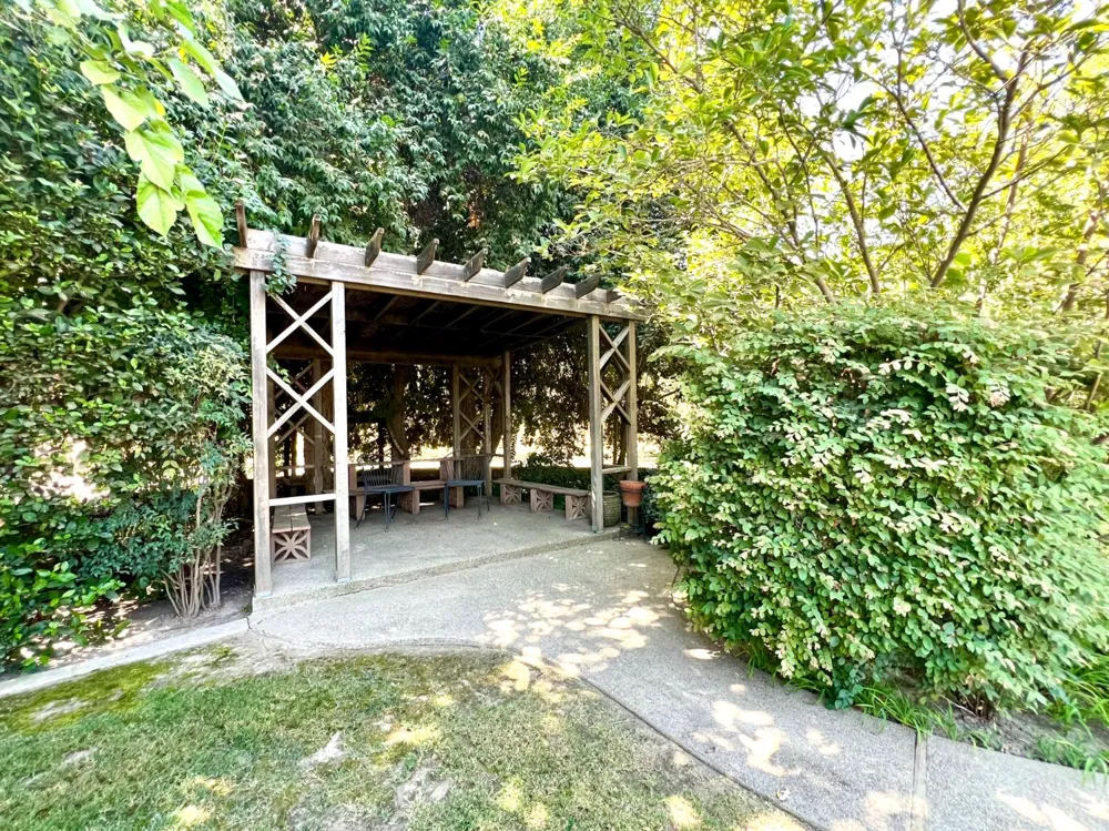 6819 E Dinuba Ave Fowler, CA 93625