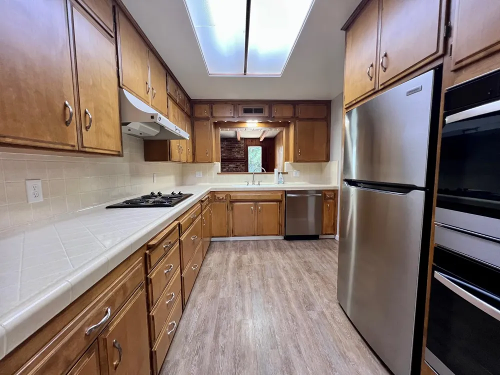 6819 E Dinuba Ave Fowler, CA 93625