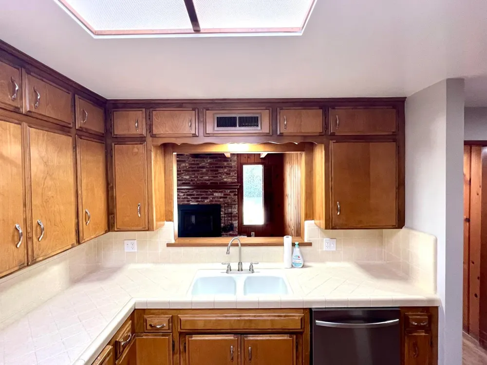6819 E Dinuba Ave Fowler, CA 93625