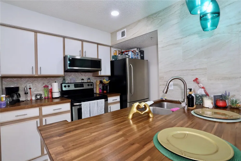 2217 GRAND CAYMAN COURT #1236 Kissimmee, FL 34741