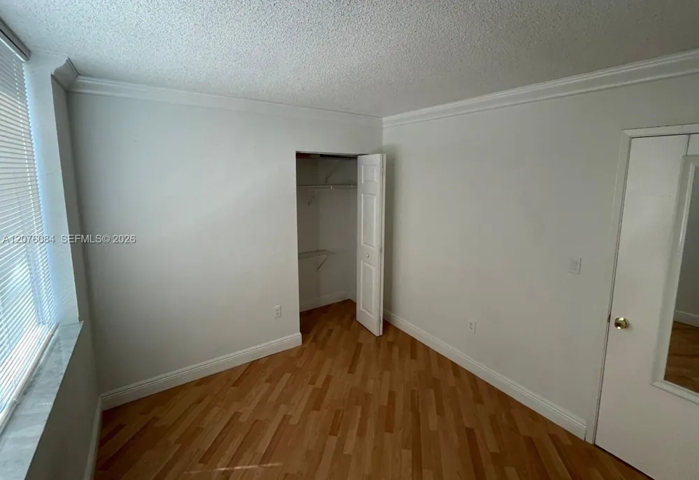 126 SW 17th Rd #609 Miami, FL 33129