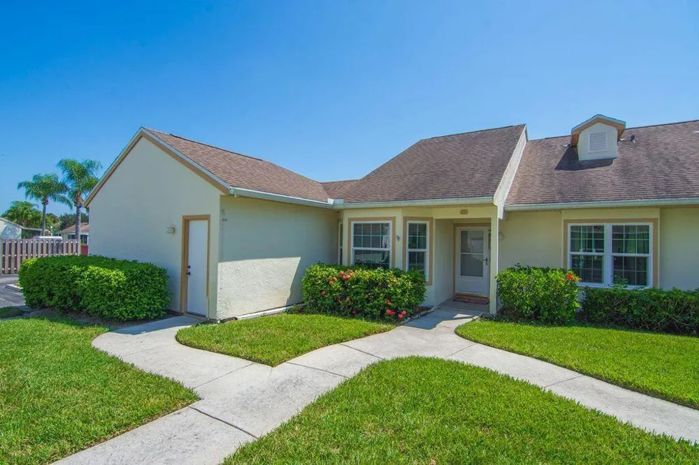 1828 AYNSLEY WAY #1 Vero Beach, FL 32966