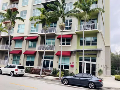313 NE 2ND STREET #305