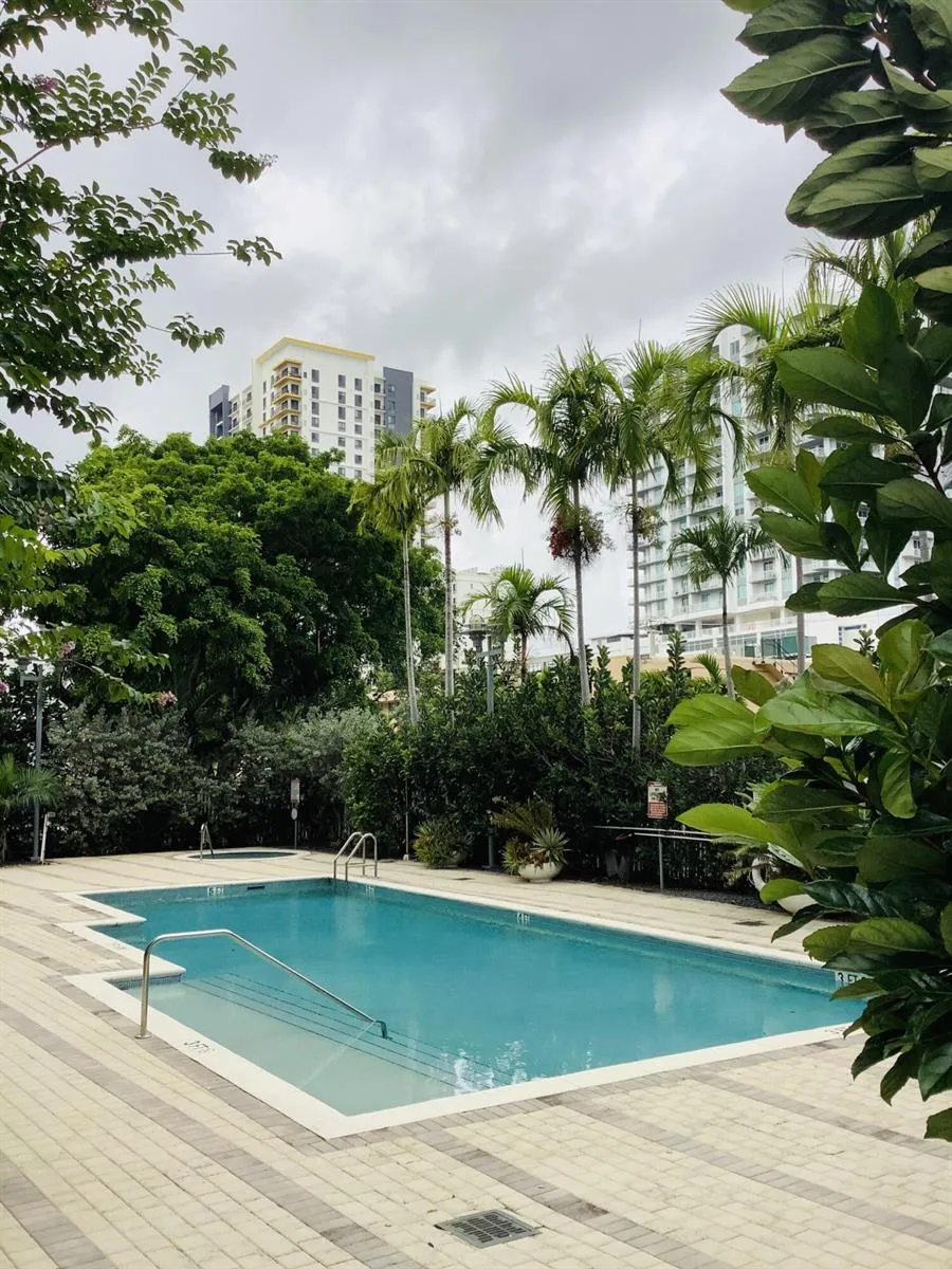 313 NE 2ND STREET #305 Fort Lauderdale, FL 33301