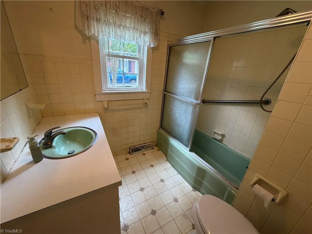 219 E Church Street Mount Airy, NC 27030