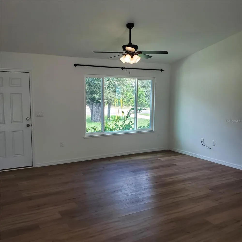 353 FISHER WAY Ocklawaha, FL 32179