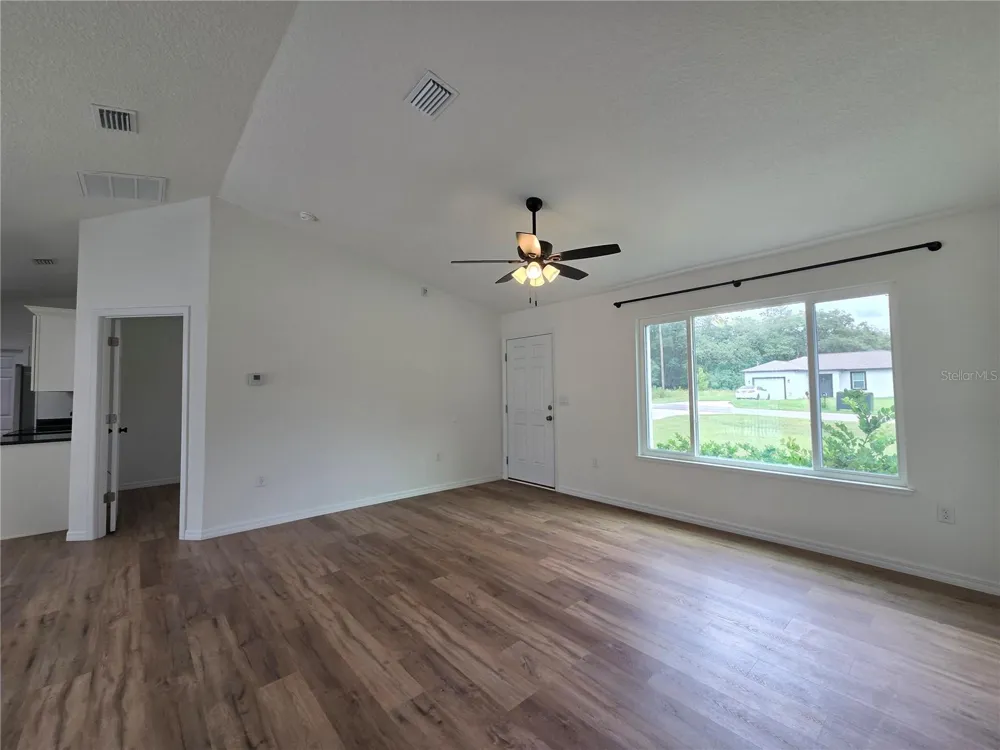 353 FISHER WAY Ocklawaha, FL 32179