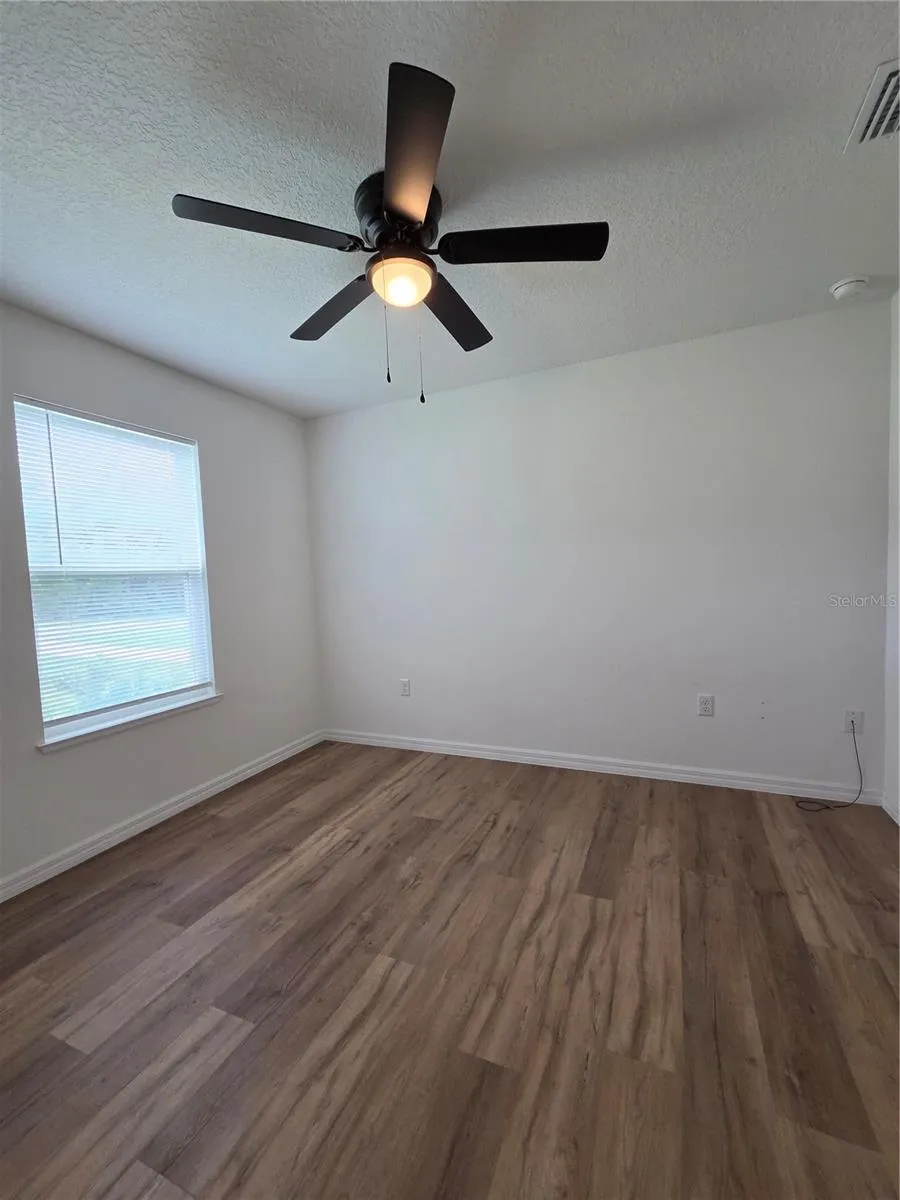 353 FISHER WAY Ocklawaha, FL 32179