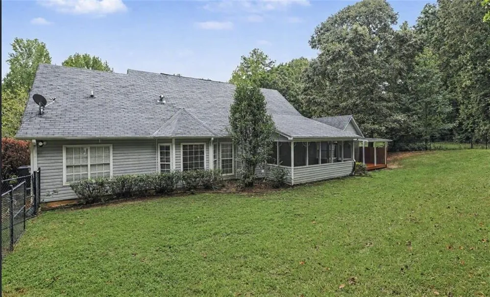 250 Dillion Drive Hampton, GA 30228